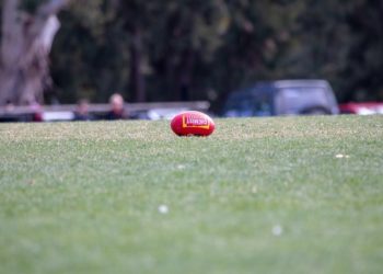 What Are the Differences Between Australian Rules Football and Soccer?