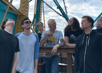 The Deathray Davies Return With New Album LAMPSHADE EARTHQUAKE MICROPHONE
